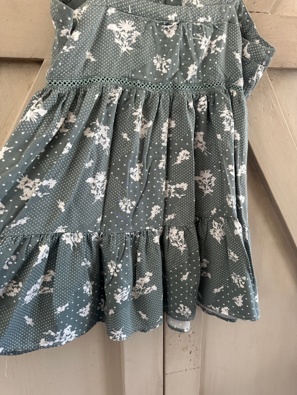 Millibon USA Sage Green Floral Polka Dot Tiered Cami Dress Size Medium - Picture 7 of 9